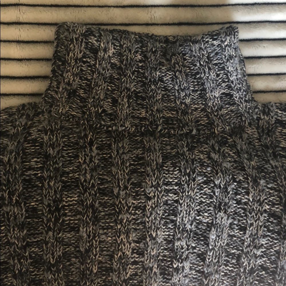 Knit Turtle Neck - Picture 3 of 4